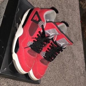 Air jordan toro 4s